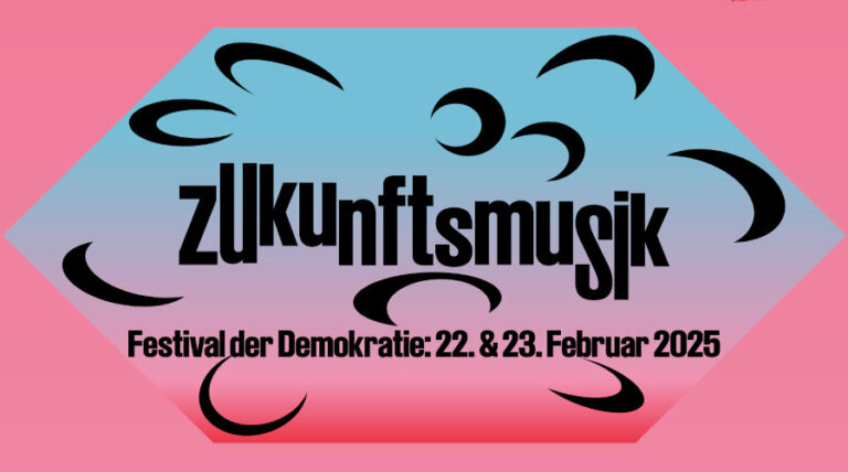 Hellblaues Sechseck vor rosa Hintergrund. Text im Sechseck: "Zukunftsmusik Festival der Demokratie"