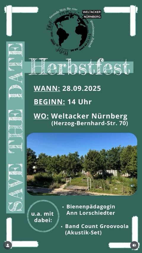 Bild vom Weltacker (Bäume, darunter die Anpflanzungen) mit Veranstaltungsinfos
