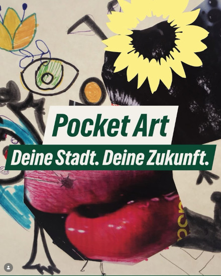 Collage einem abstrakten Bild und Zeichnungen. Rechts oben die gelbe Sonnenblume, das Logo von "DIE GRÜNEN". Davor der Verantaltungstitel.